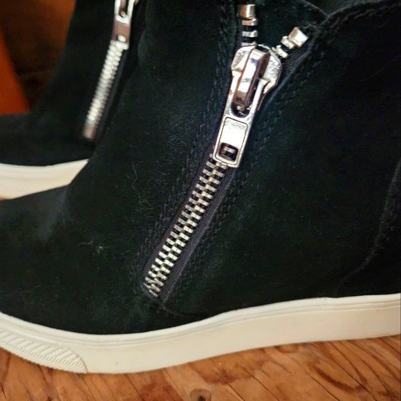 STEVE MADDEN BLACK ZIP WEDGE HIGH TOP SHOE- WOMEN'S SIZE 7.5 - Picture 6 of 8